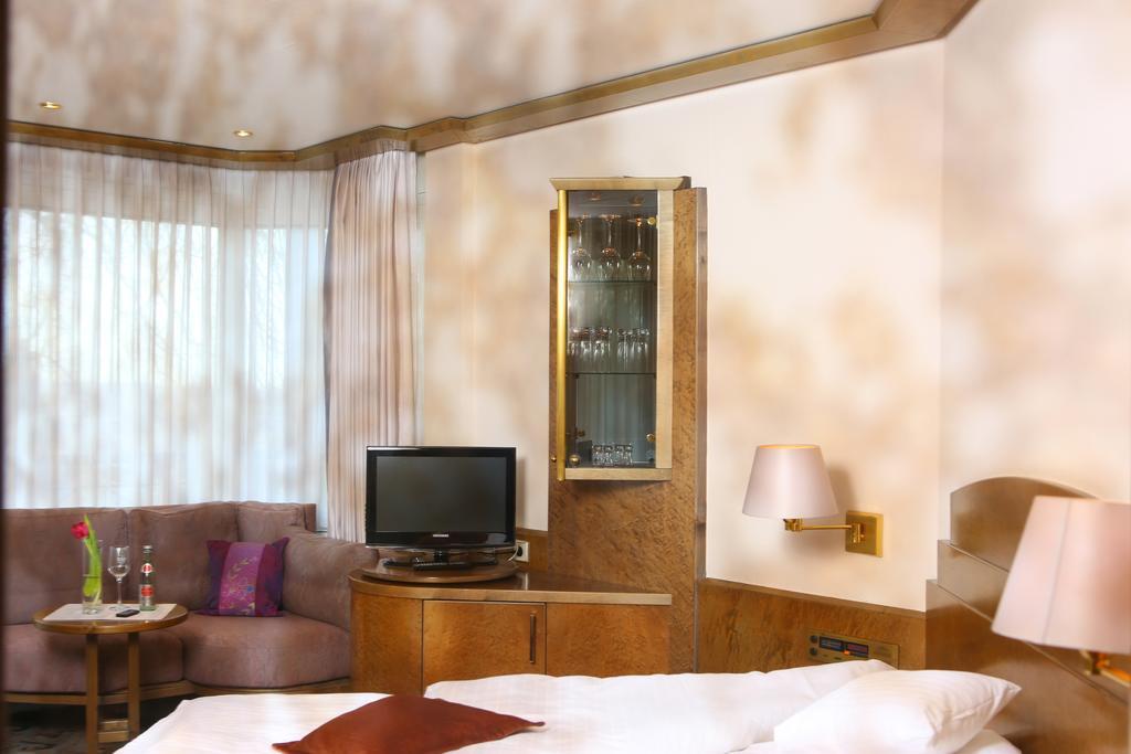 Hotel Brielhof Хехинген Экстерьер фото