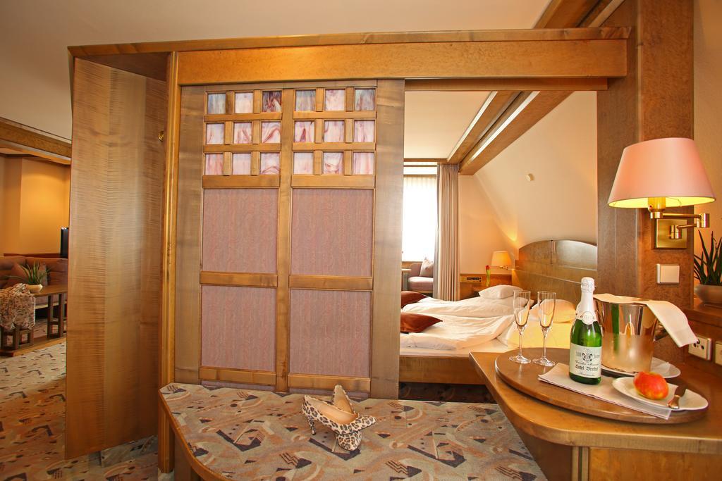 Hotel Brielhof Хехинген Экстерьер фото